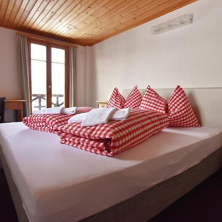 Alpina Lodge Bed & Breakfast Чирчен Экстерьер фото