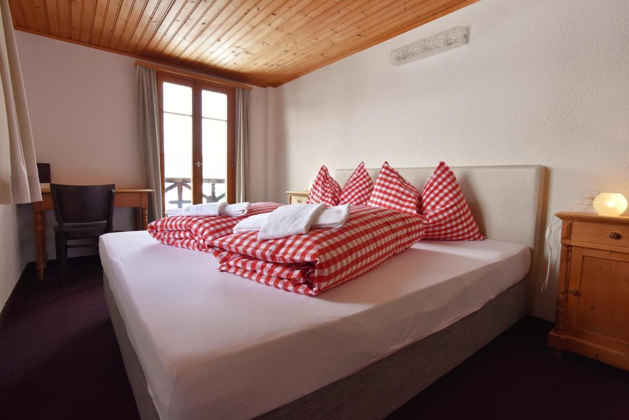 Alpina Lodge Bed & Breakfast Чирчен Экстерьер фото