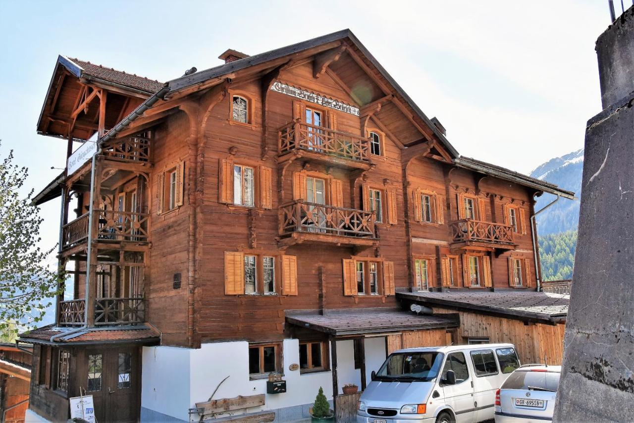 Alpina Lodge Bed & Breakfast Чирчен Экстерьер фото
