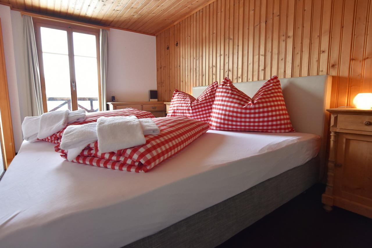 Alpina Lodge Bed & Breakfast Чирчен Экстерьер фото