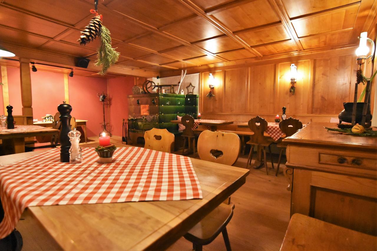 Alpina Lodge Bed & Breakfast Чирчен Экстерьер фото