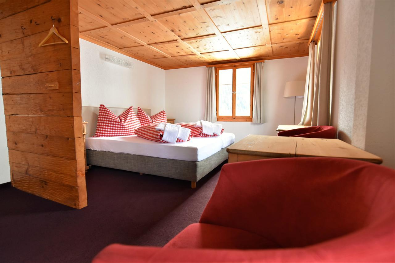 Alpina Lodge Bed & Breakfast Чирчен Экстерьер фото